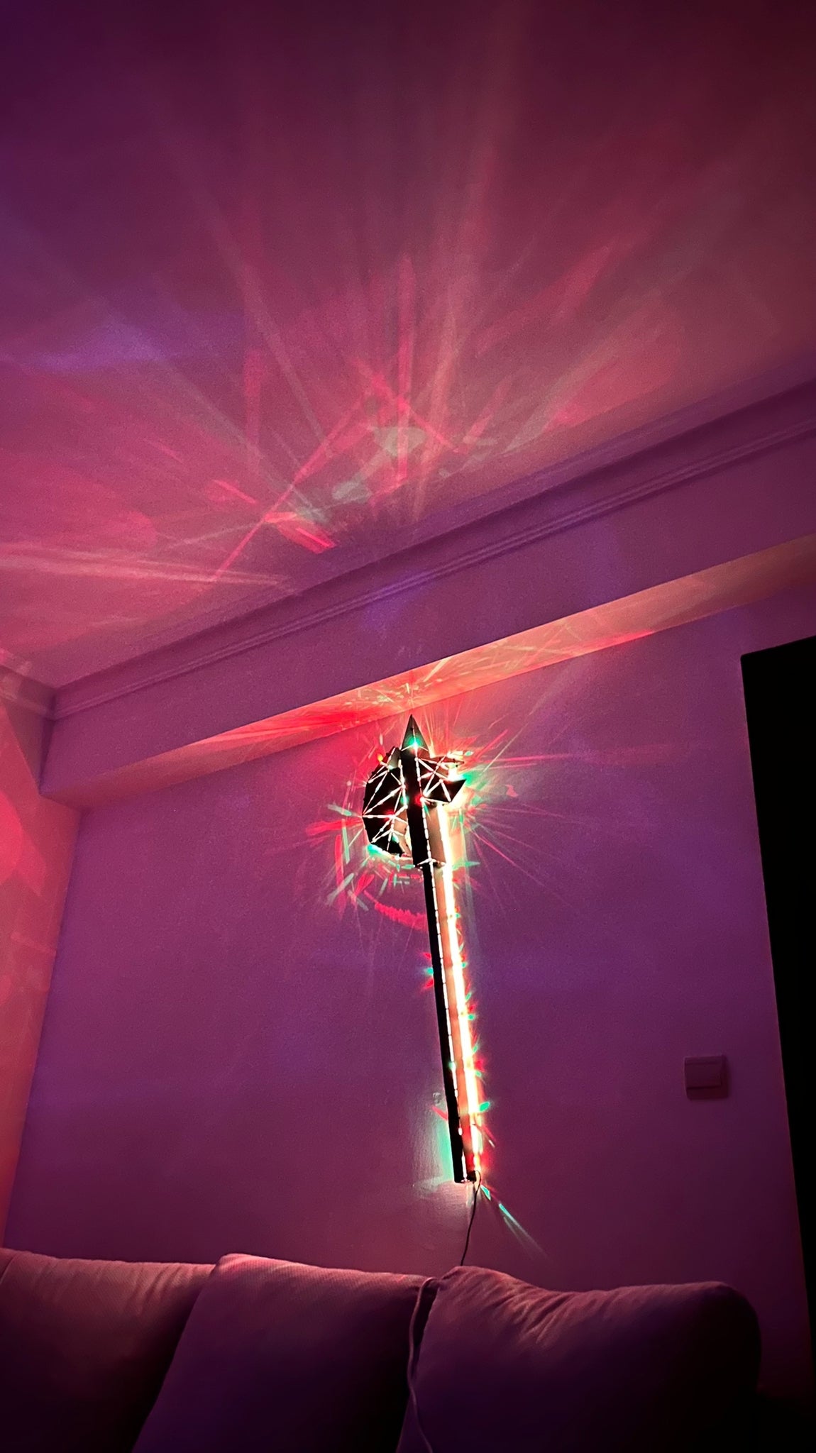 3D Metal Geometrik El Yapımı Balta Heykeli | ByLamp