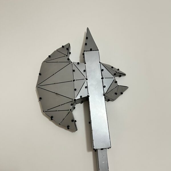 3D Metal Geometrik El Yapımı Balta Heykeli | ByLamp