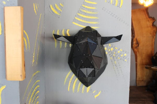 3D Metal Geometrik El Yapımı Boğa Heykeli | ByLamp