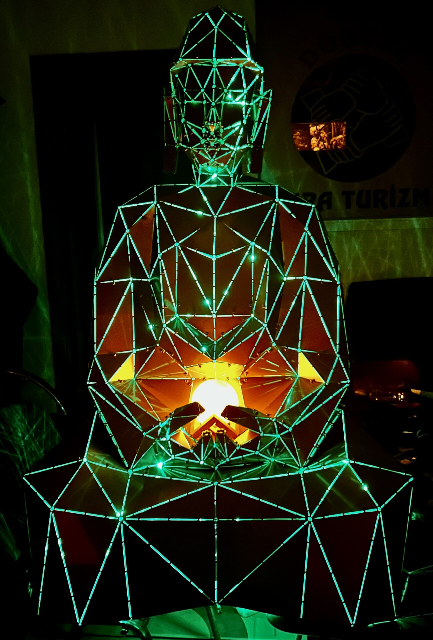 3D Metal Geometrik El Yapımı Buddha Heykeli | ByLamp