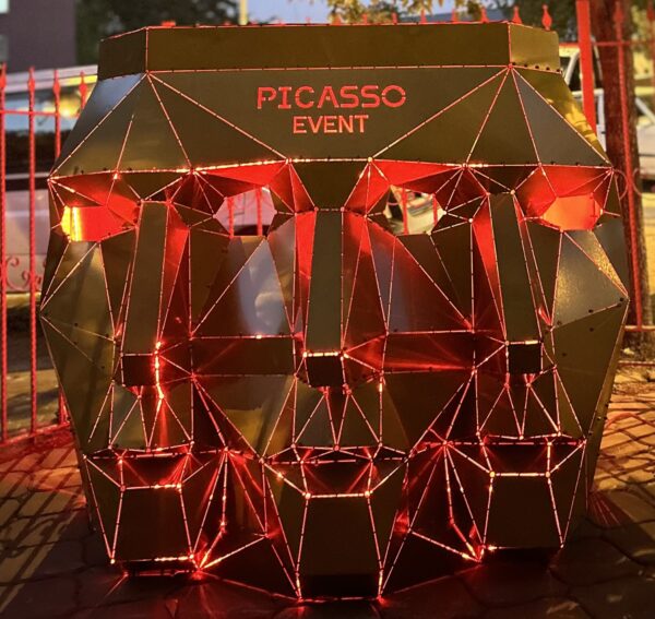 3D Metal Geometrik El Yapımı DJ Kabin Face Heykeli | ByLamp