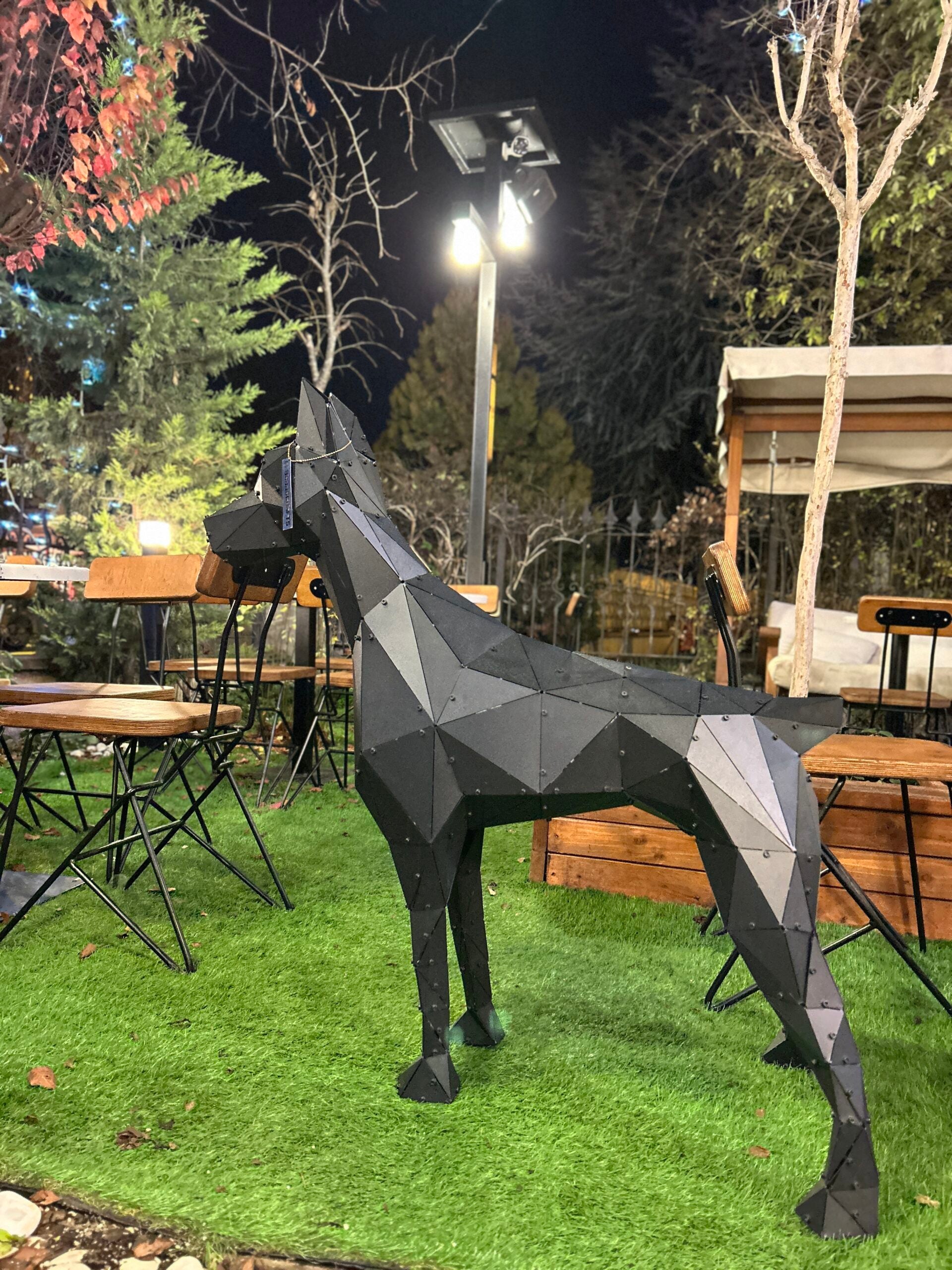 3D Metal Geometrik El Yapımı Doberman Heykeli | ByLamp