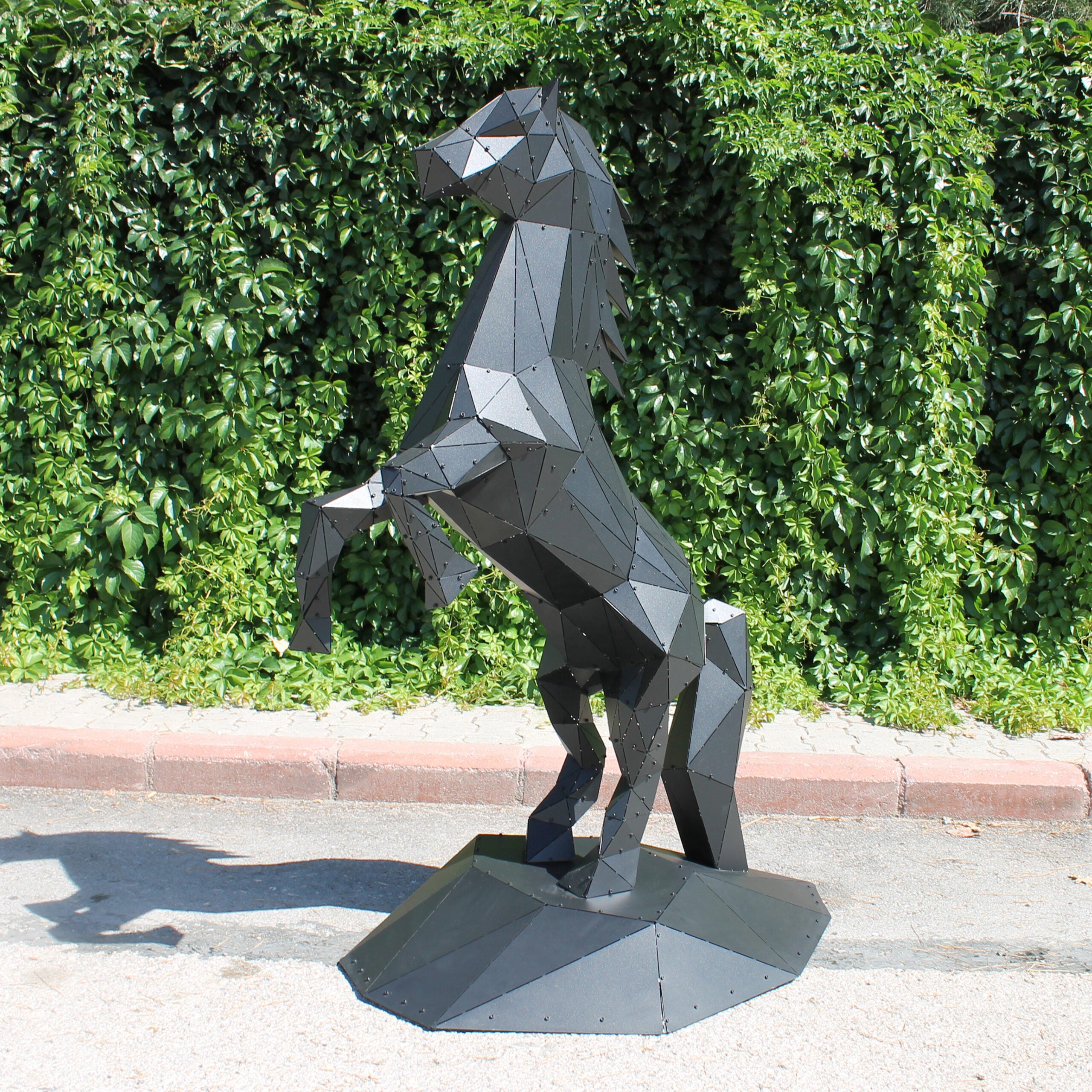 3D Metal Geometrik El Yapımı Ferrari Heykeli | ByLamp