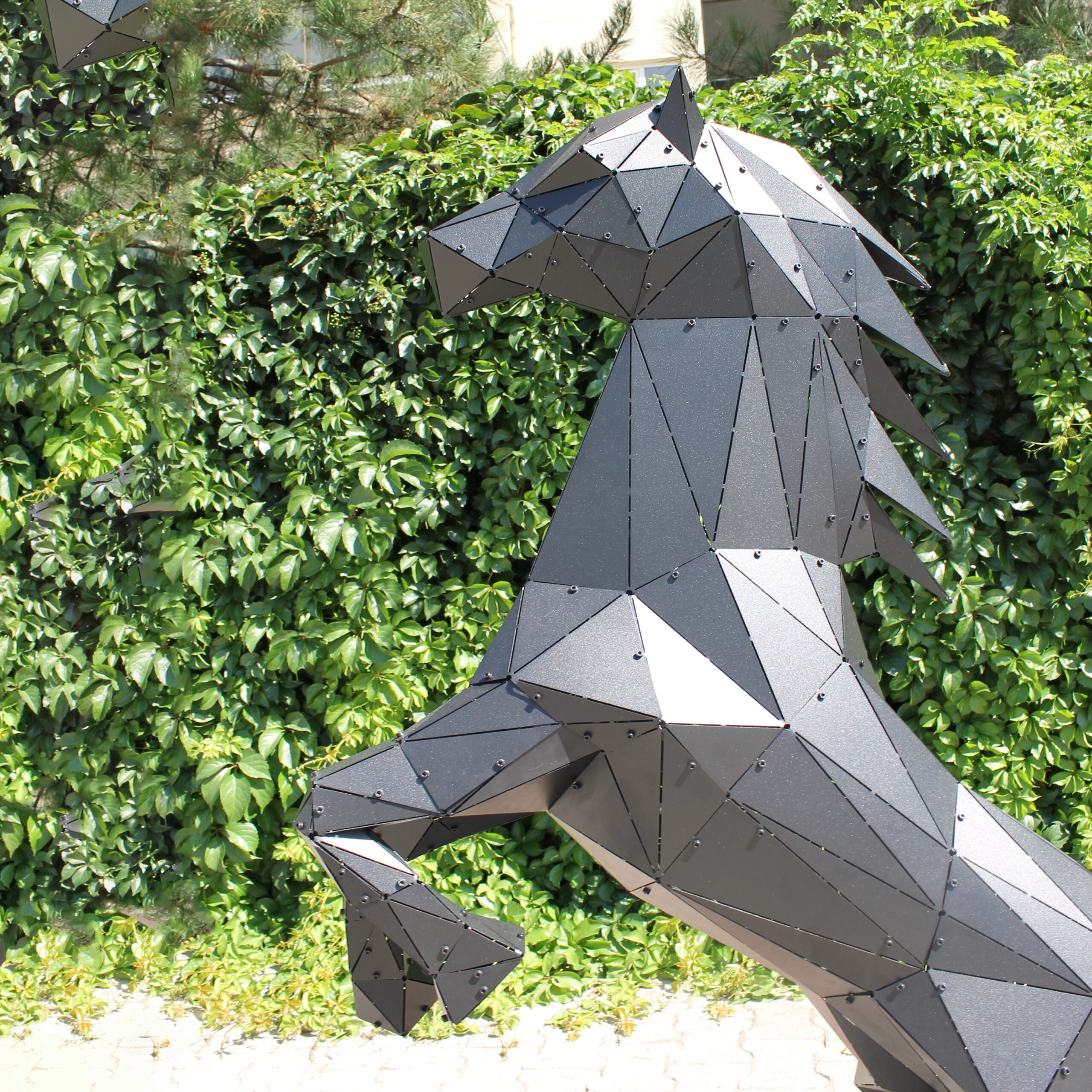 3D Metal Geometrik El Yapımı Ferrari Heykeli | ByLamp