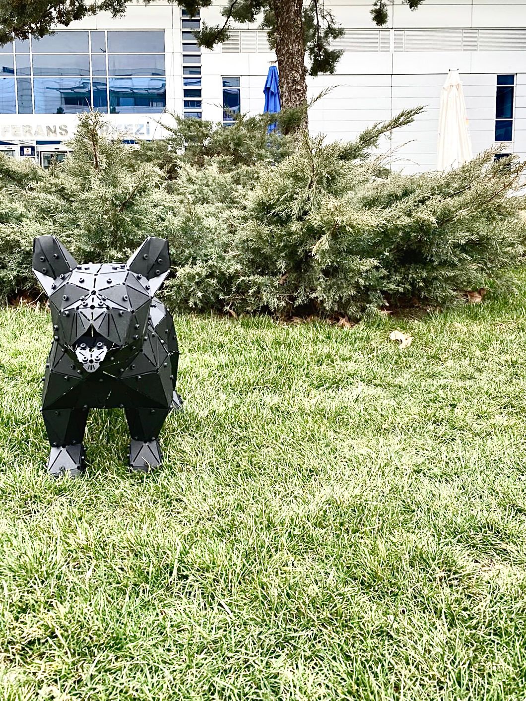 3D Metal Geometrik El Yapımı French Bulldog Heykeli | ByLamp