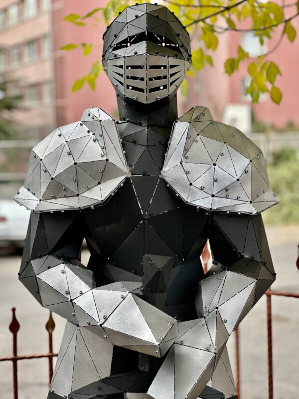 3D Metal Geometrik El Yapımı Knight Heykeli | ByLamp