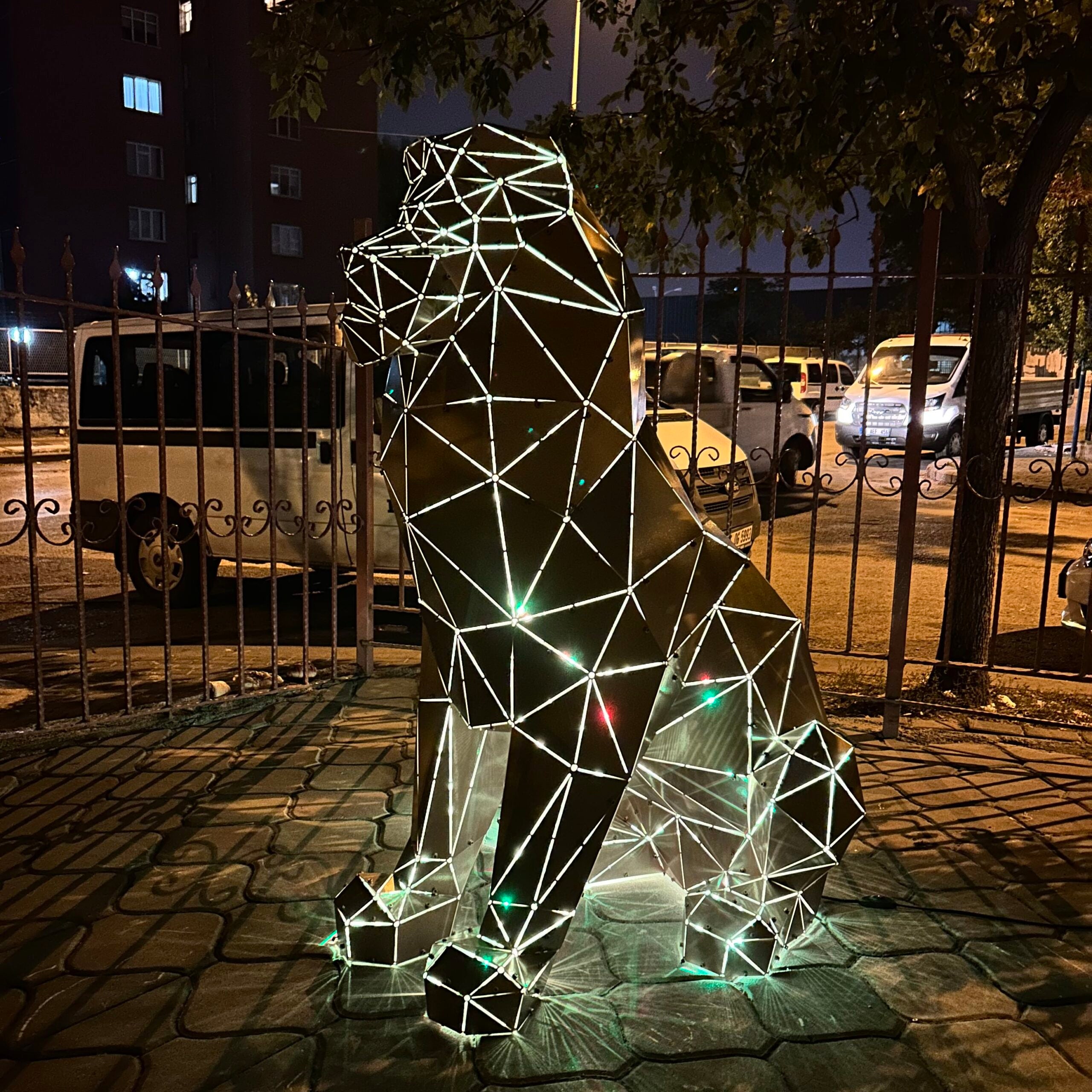 3D Metal Geometrik El Yapımı Leon Heykeli | ByLamp