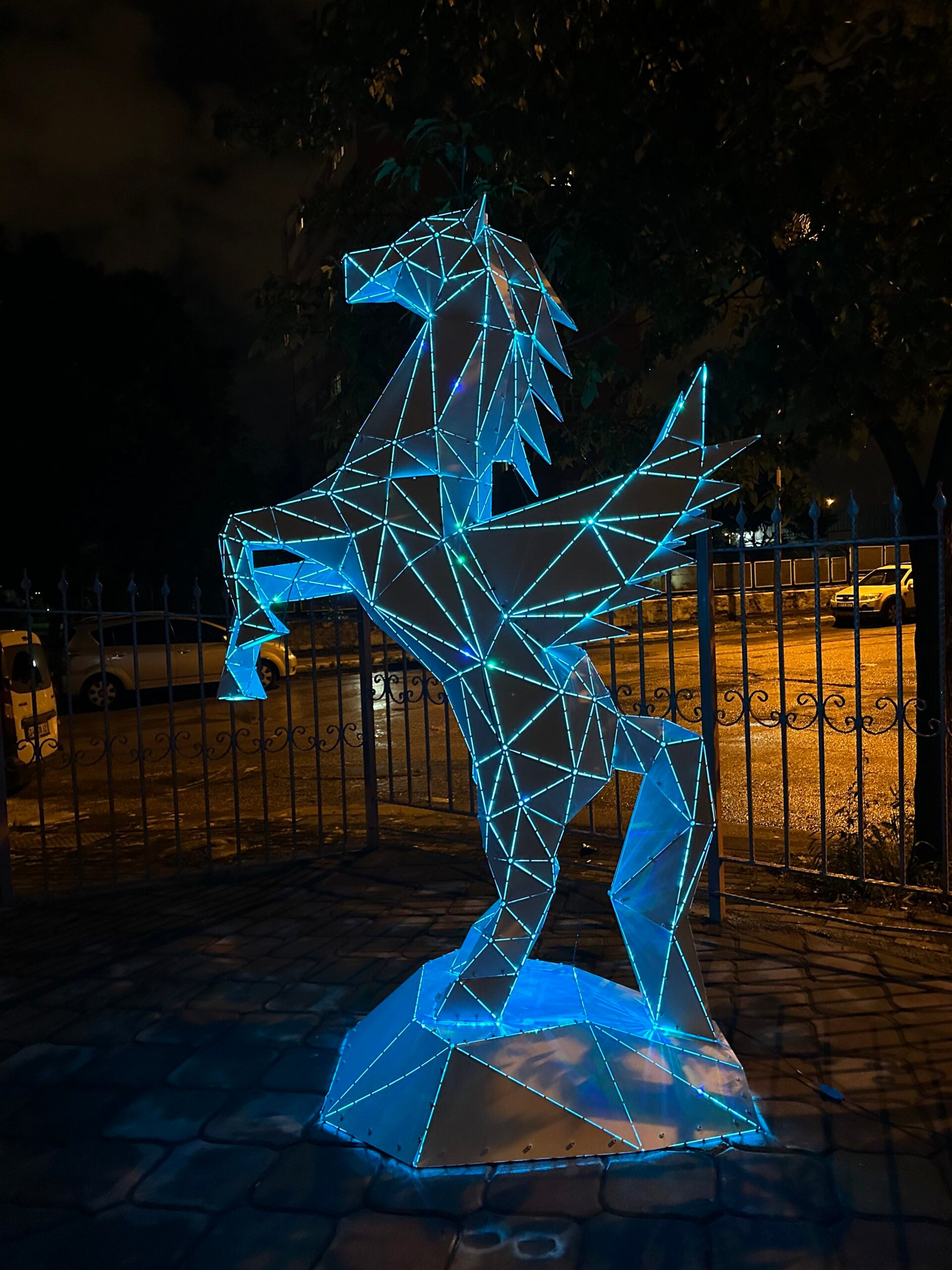 3D Metal Geometrik El Yapımı Pegasus Heykeli | ByLamp