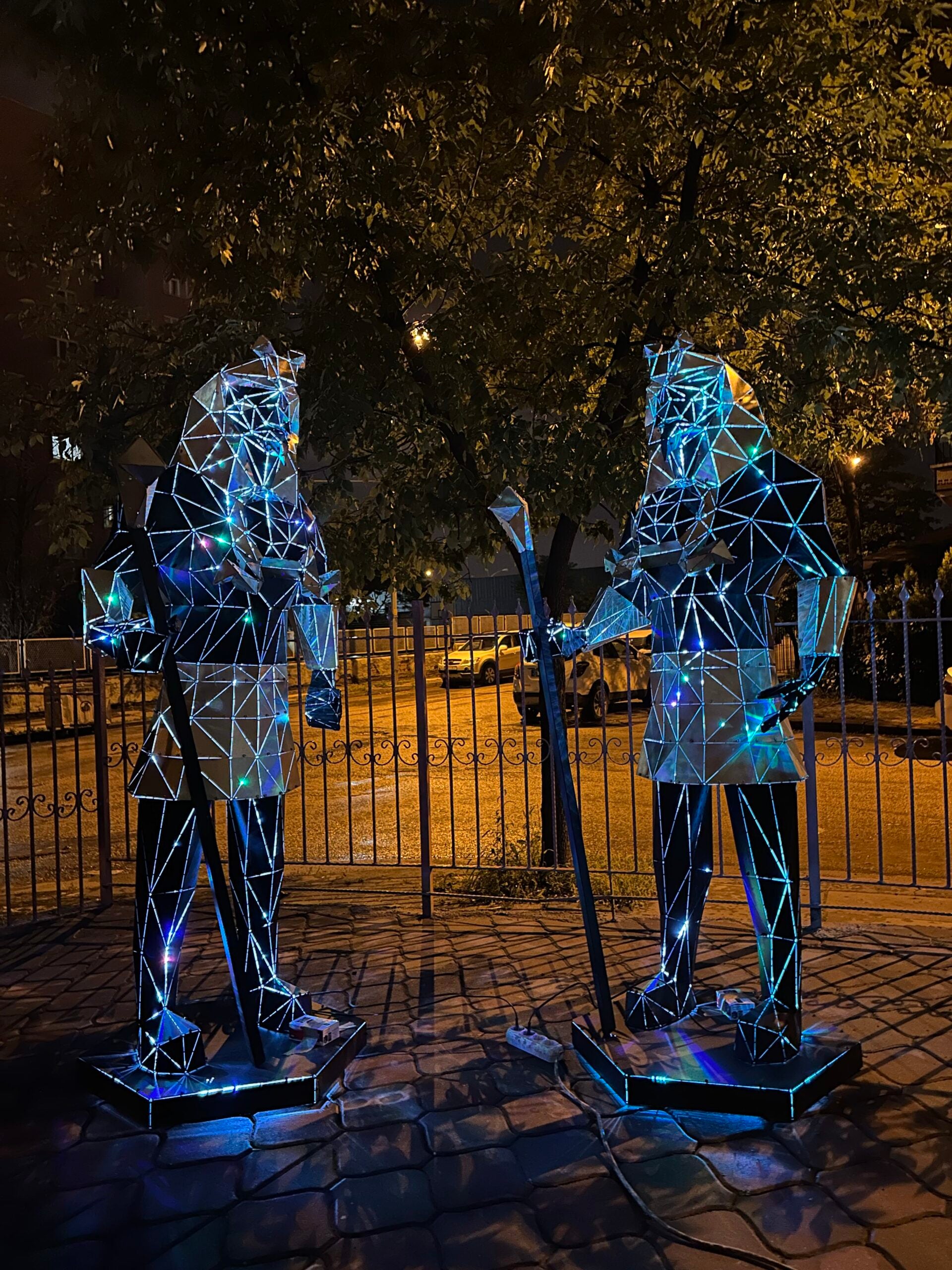 3D Metal Geometrik El Yapımı RA Heykeli | ByLamp