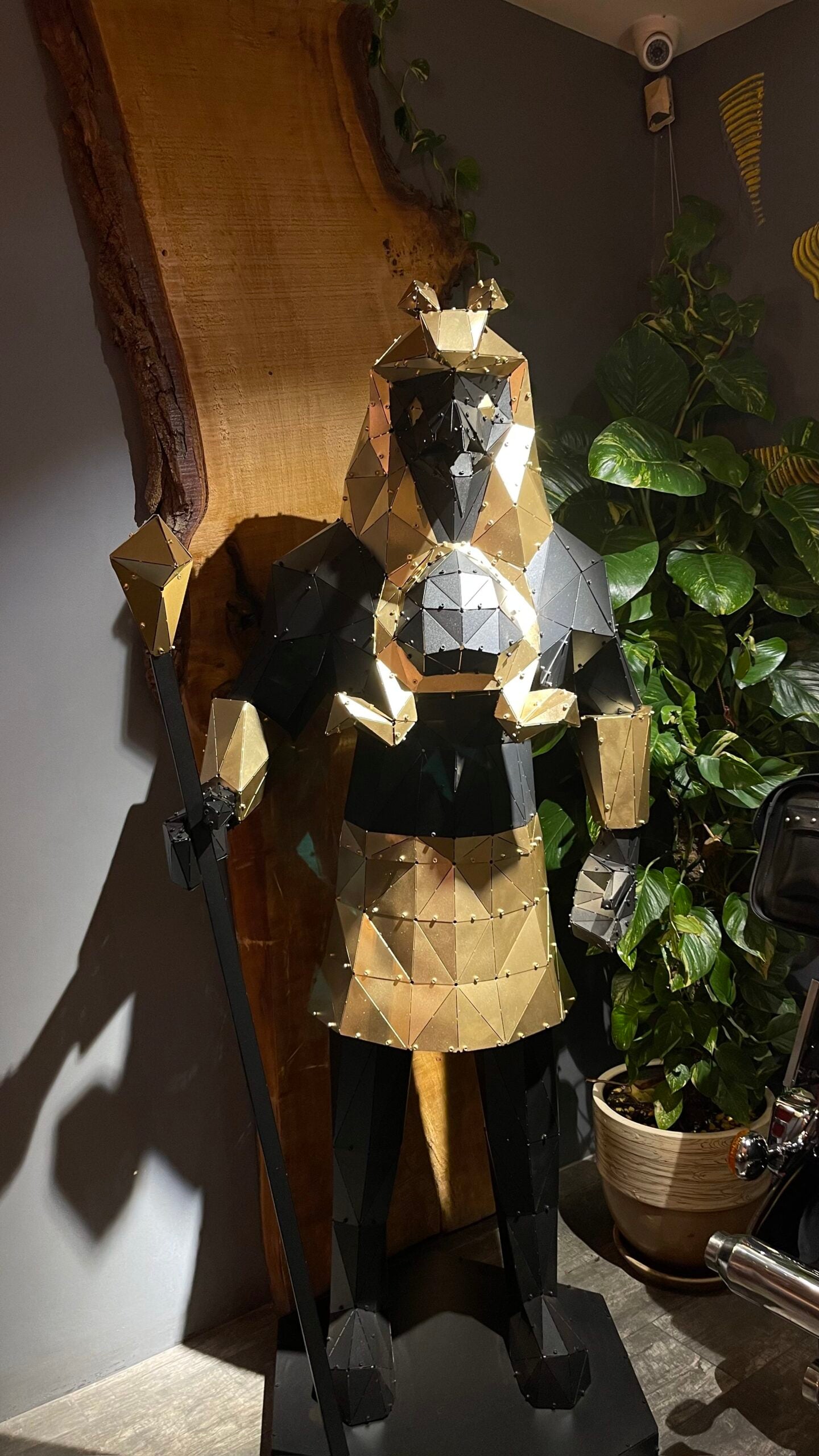 3D Metal Geometrik El Yapımı RA Heykeli | ByLamp