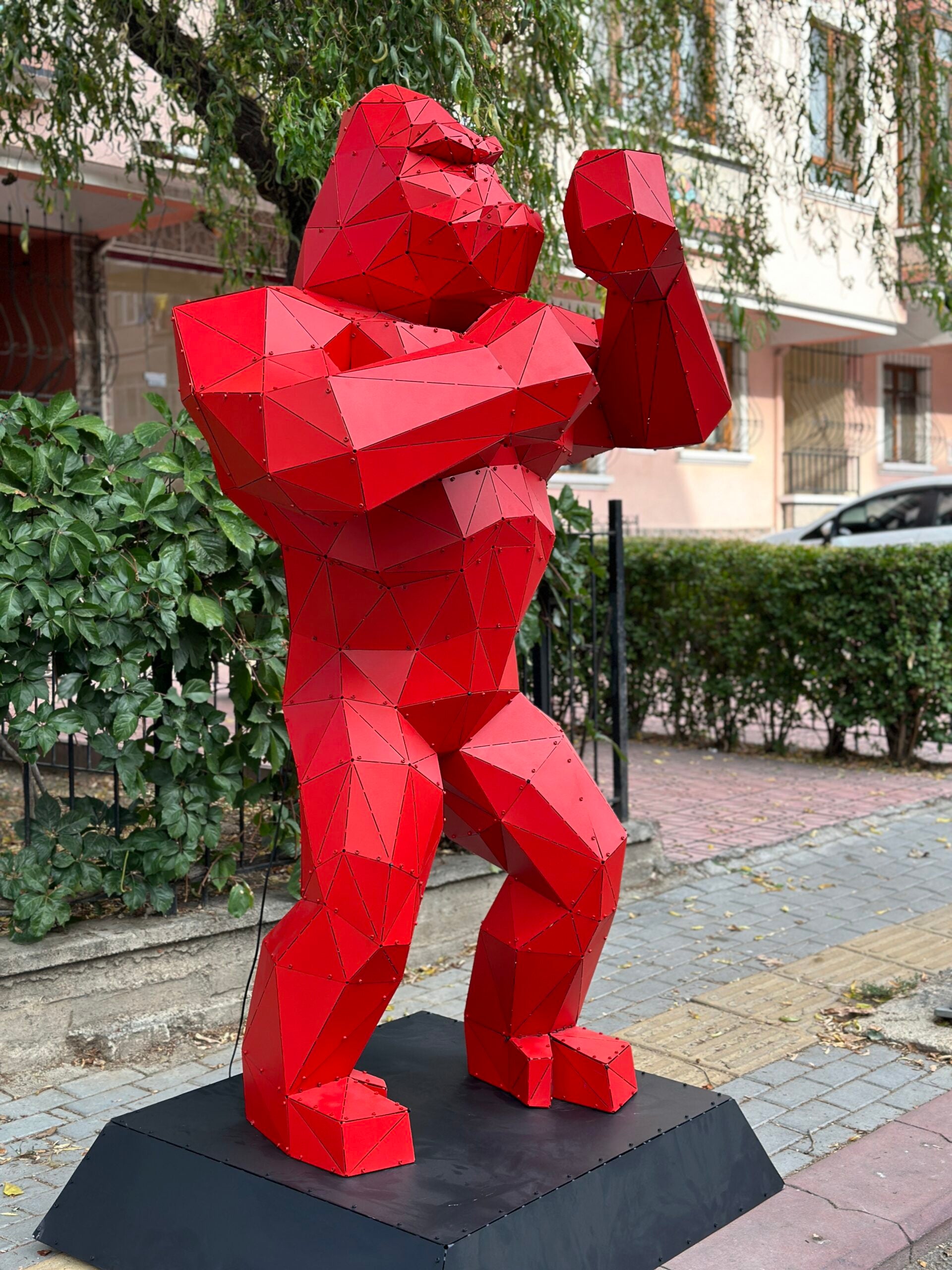 3D Metal Geometrik El Yapımı Standsız Kingkong Heykeli | ByLamp