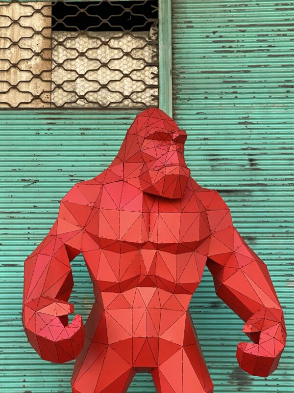 3D Metal Geometrik El Yapımı Tabanlı Kingkong Heykeli | ByLamp