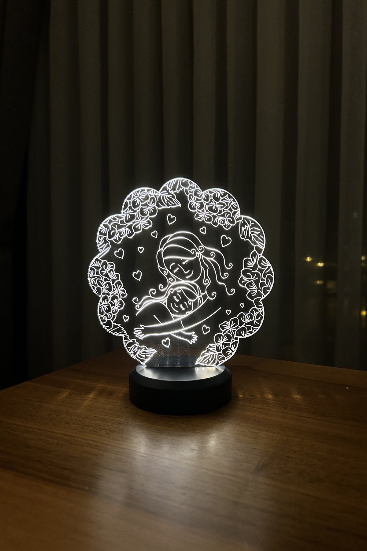 Mother and Daughter Figured Decorative Gift Led Table Lamp | BYLAMP