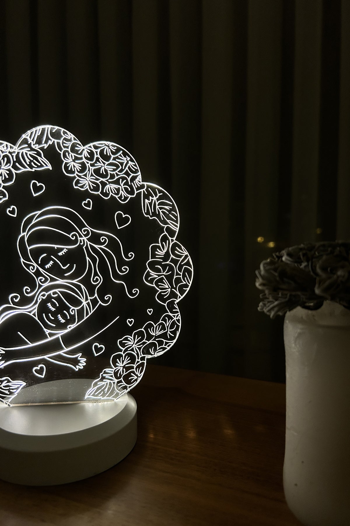 Mother and Daughter Figured Decorative Gift Led Table Lamp | BYLAMP