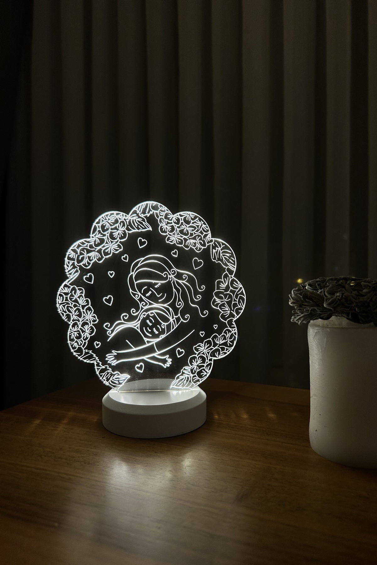 Mother and Daughter Figured Decorative Gift Led Table Lamp | BYLAMP