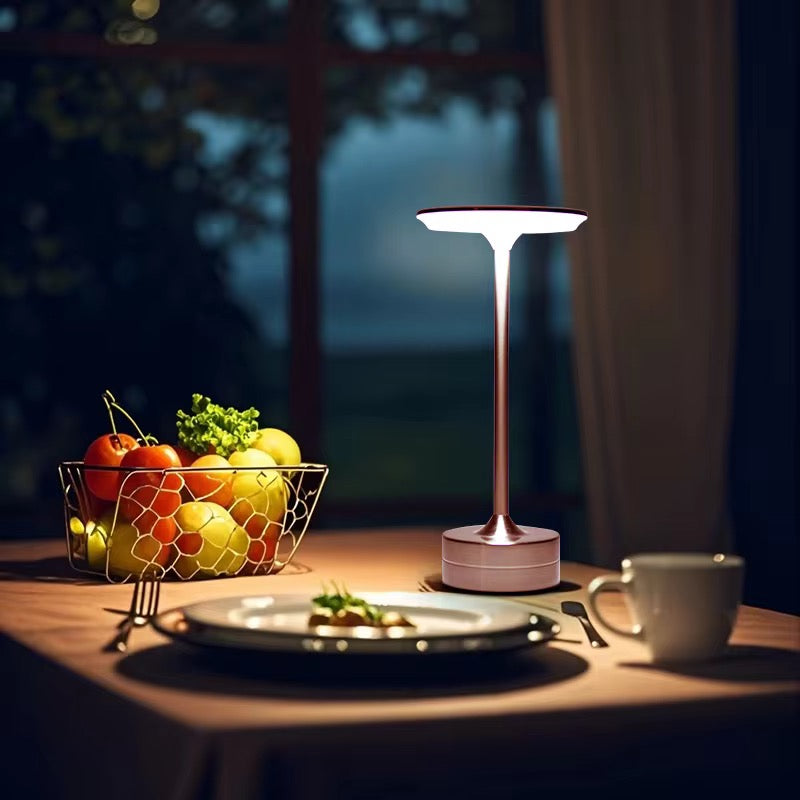 Bronz Metal Masa Lambası