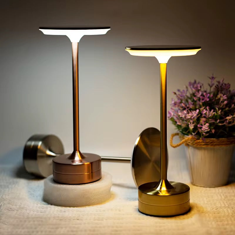 Bronz Metal Masa Lambası