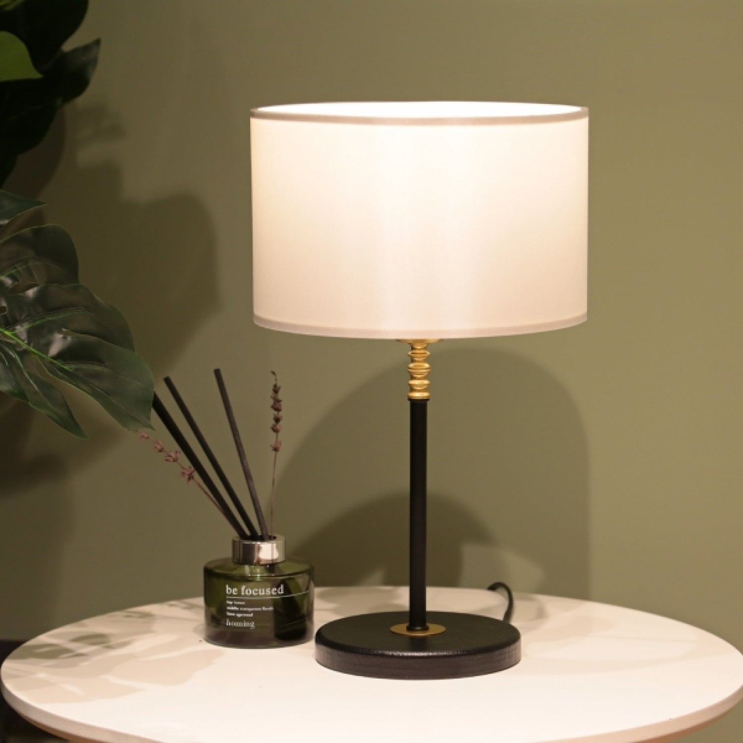 Palermo Gold Detaylı Krem Başlıklı Abajur Masa Lambası | ByLamp