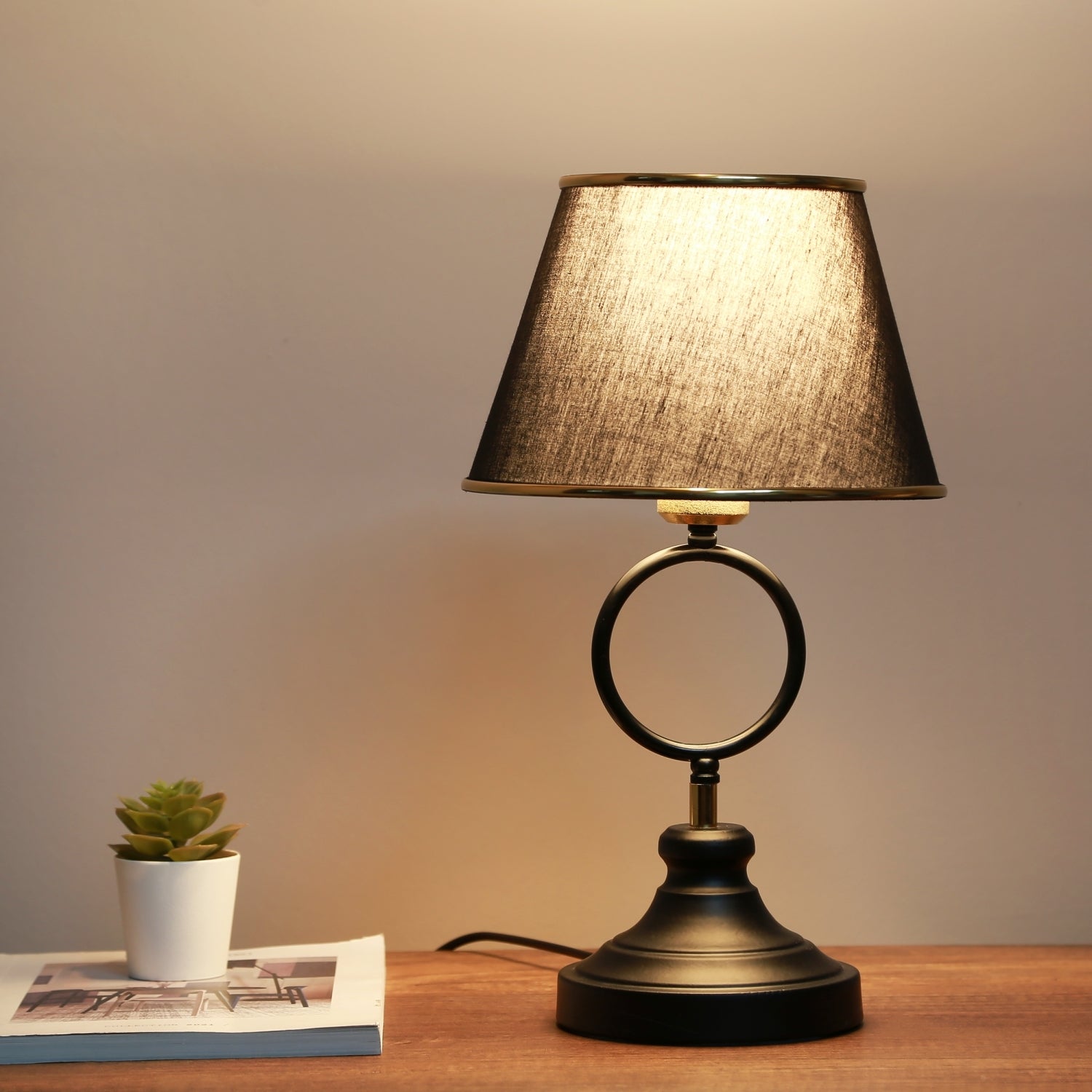 Roni Siyah Metal Abajur Kumaş Başlık Abajur Masa Lambası | ByLamp