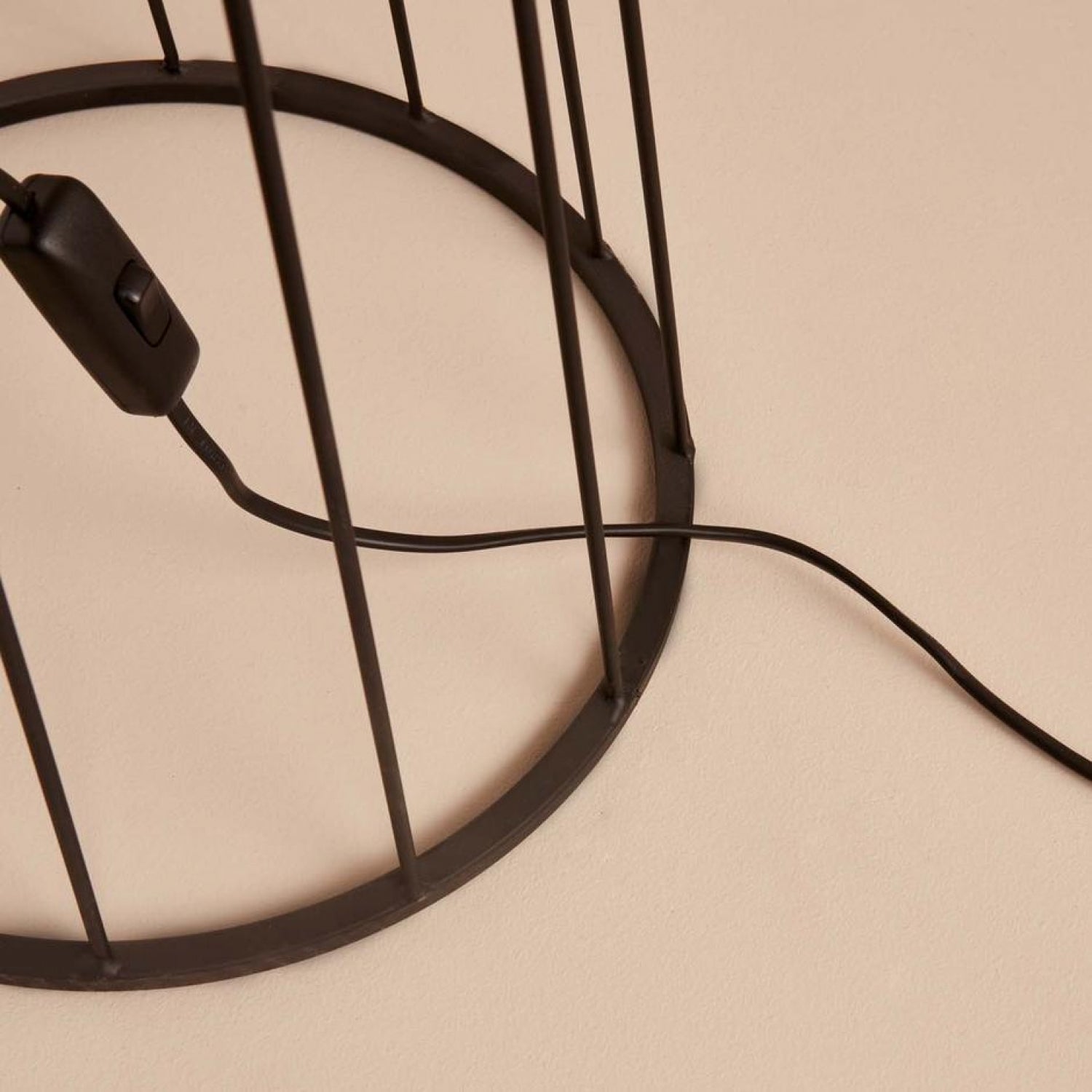 Versa Black Metal Ayaklı Lambader | ByLamp