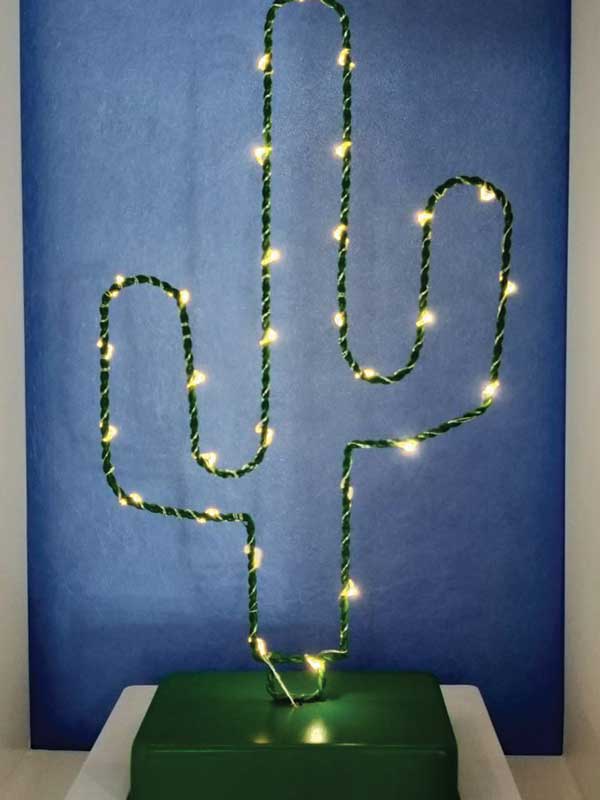 Peri Ledli Metal Kaktüs Masa Üstü Dekor