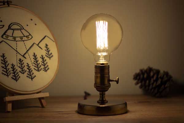 Retro Prinç Masa Lambası