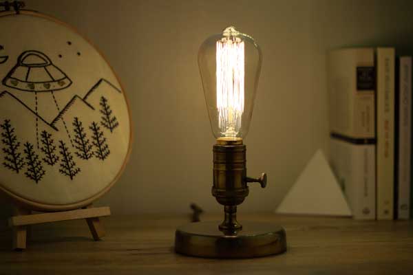 Retro Prinç Masa Lambası