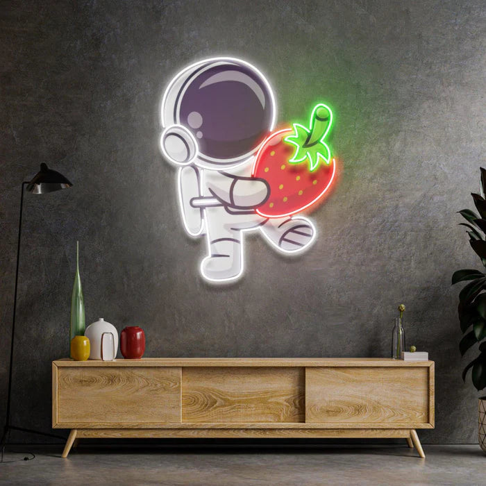 Çilek Tutan Astronot Neon Lamba | ByLamp