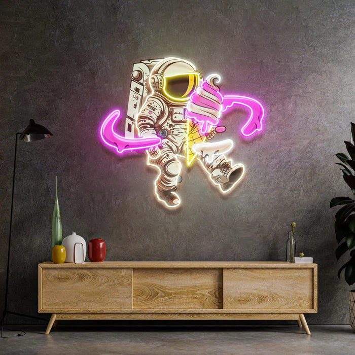 Dondurma Ve Astronot Neon Lamba | ByLamp