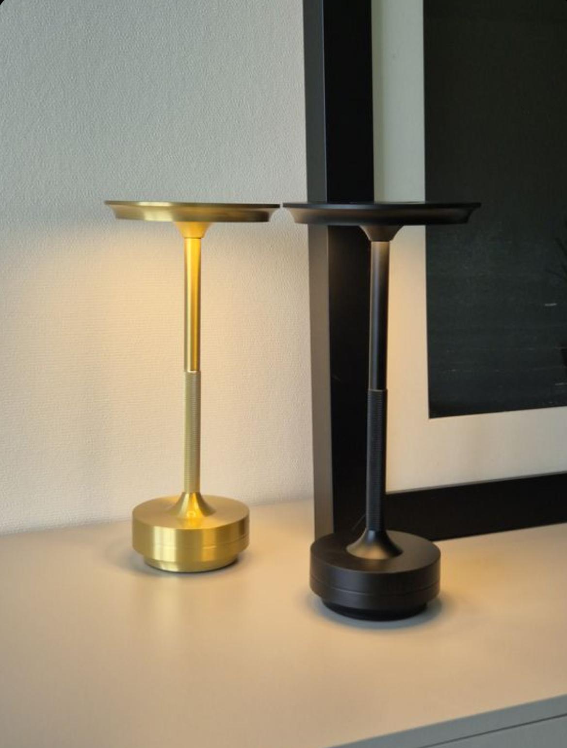 Siyah Metal Masa Lambası | ByLamp