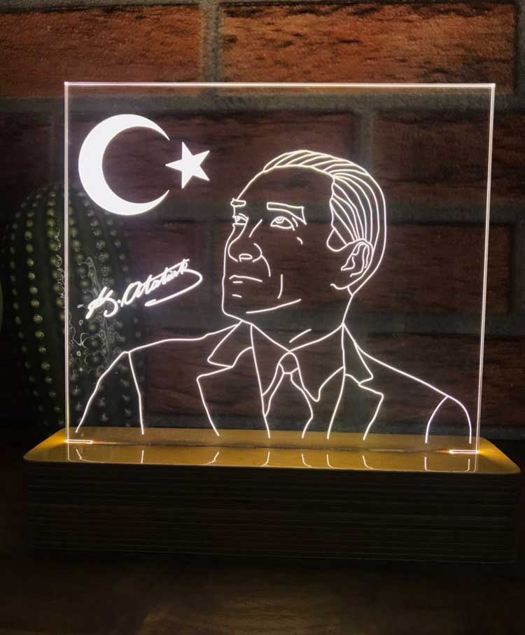 Atatürk Portre Figürlü Dekoratif Hediye Led Masa Lambası