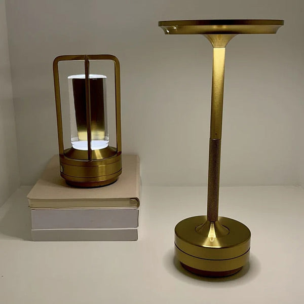 Gold Renkli Metal Masa Lambası