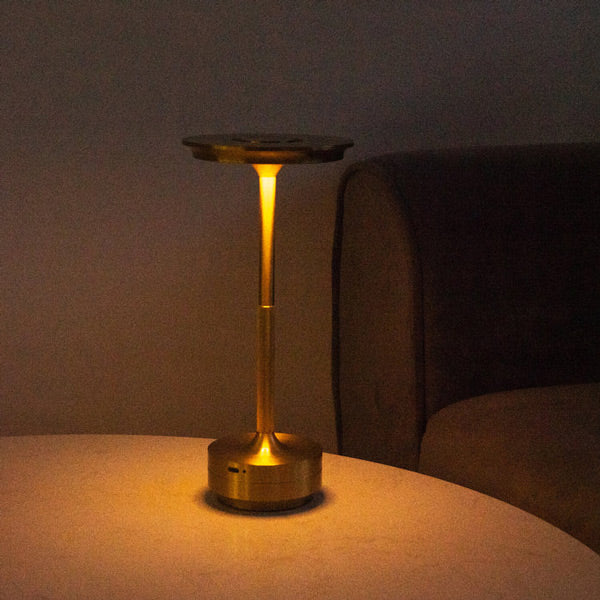 Gold Renkli Metal Masa Lambası