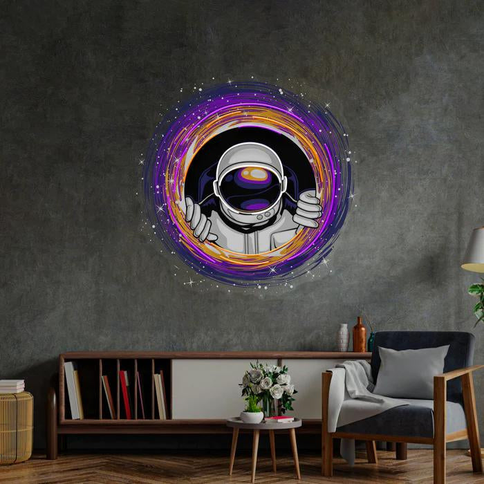 Karadelik Astronot Figürlü Led Işıklı Neon Tabela