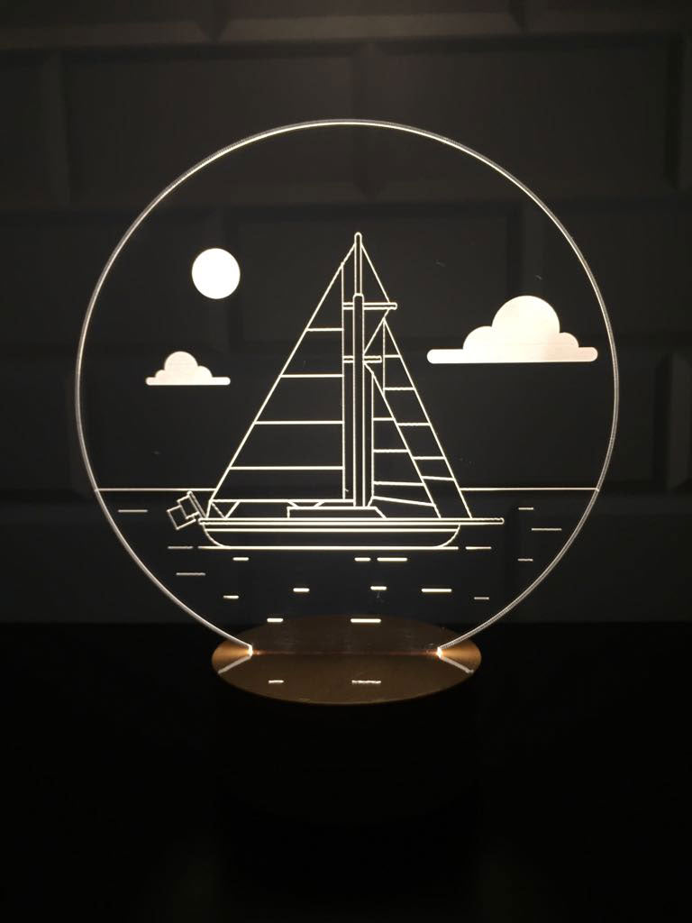 Lámpara de mesa led en la nube del velero