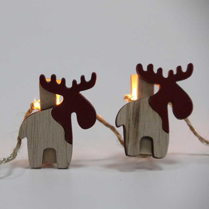 Wooden Deer Latch Light Chain