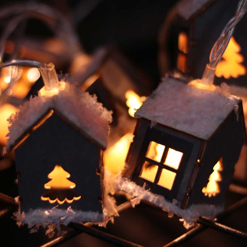 Luces navideñas en forma de hogar