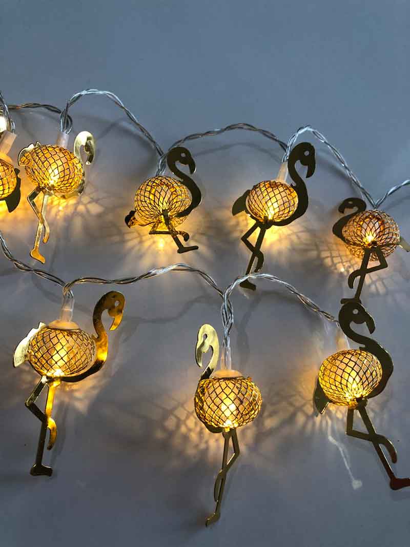 Luces de ornamento de flamenco de oro