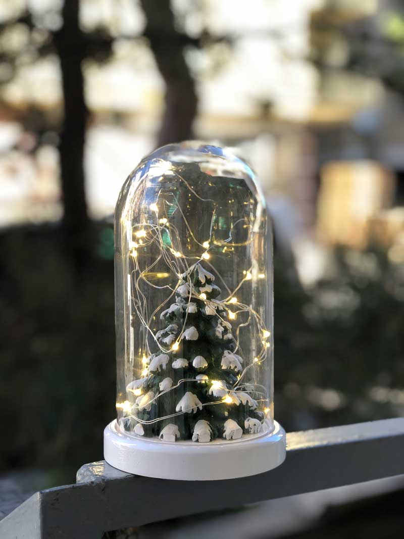 Lámpara de figura de árbol de Navidad Fanus de vidrio iluminado