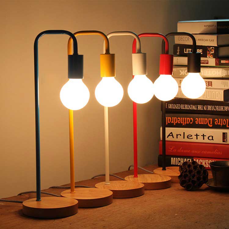 Moderne farbige Tischlampen
