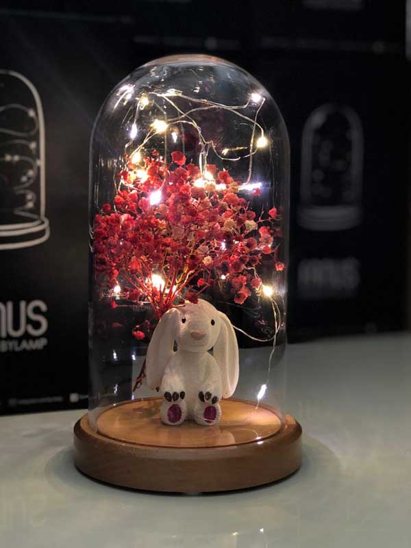 Lámpara iluminada de cristal Fanus Pink Rabbit and Flower Figure