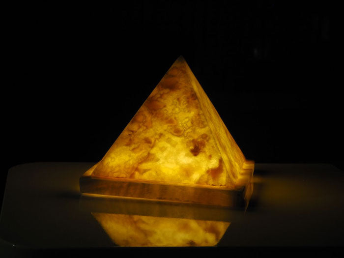 Pyramid led lamp