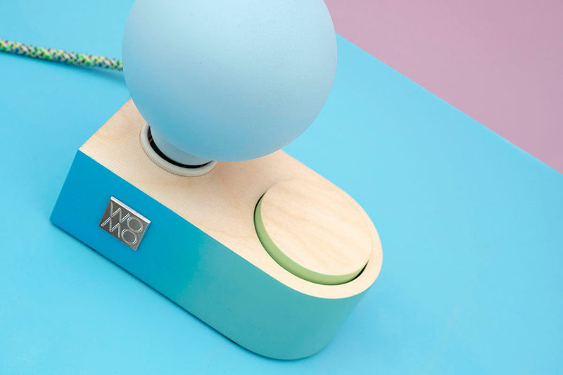 Neptuno - Lámpara de mesa de madera de colores con Dimmer